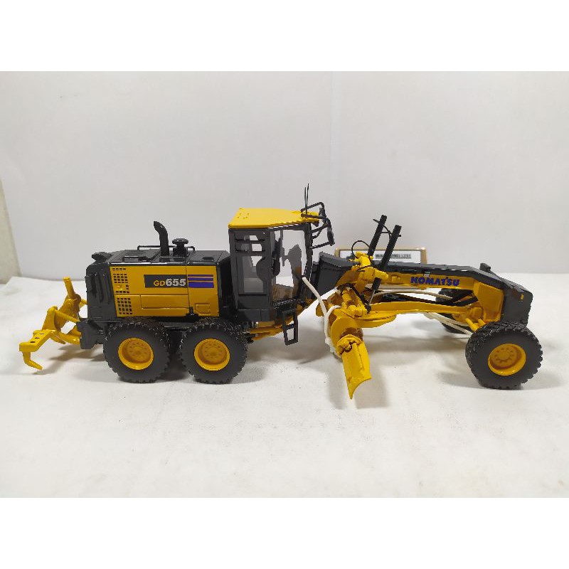 Miniatur Diecast Alat Berat Motor Grader Komatsu GD655-6 1:50