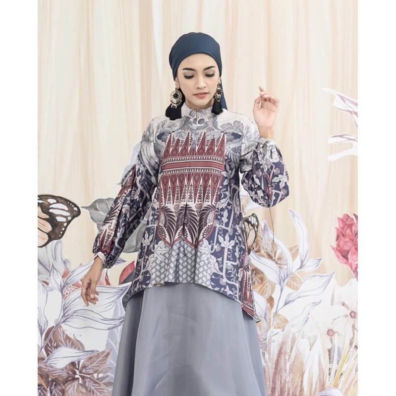 BIRA BLOUSE AURORA SKY size XS by WEARING KLAMBY JULANG SERIES preloved