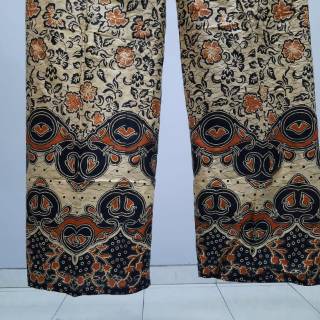  Celana  kulot  motif bunga gronding coklat  kombinasi warna  