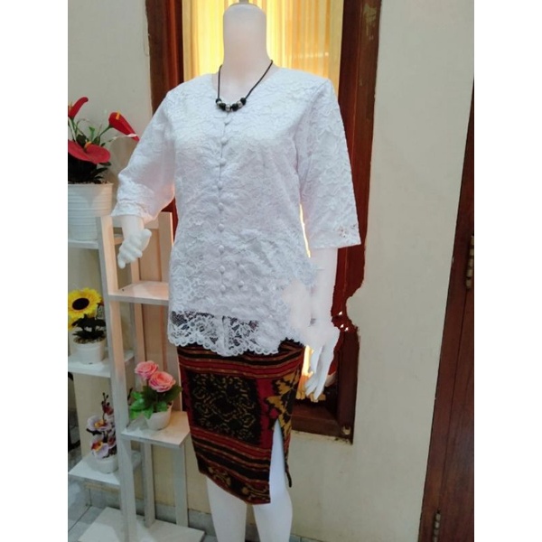 setelan rok sepan tenun dan blouse brokat