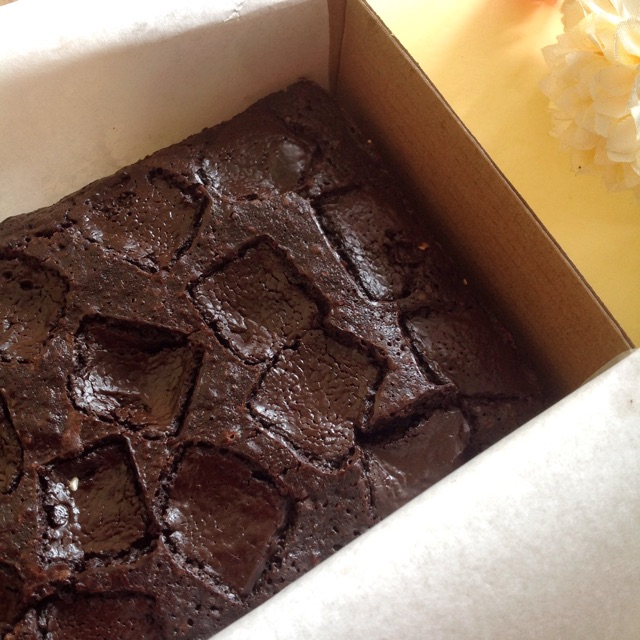 

FUDGY BROWNIES DARK CHOCO CHUNK