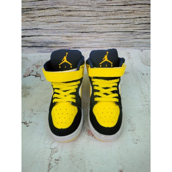 SEPATU ANAK JORDAN MICHIGAN KUNING NAVY GRADE ORI SEPATU ANAK LAKI KADO