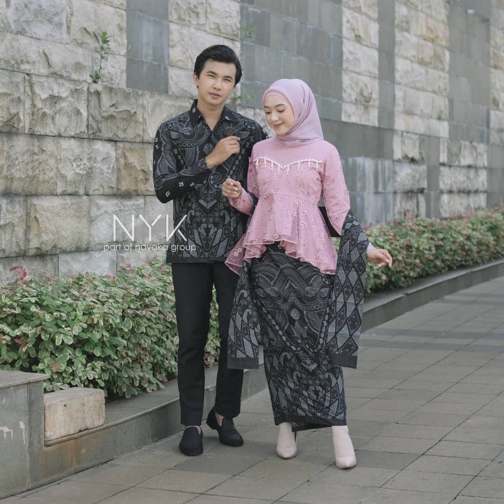 GRIYA BATIK ORI TERBARU - PROMO - Set Batik Couple Puspita - Kebaya Couple Modern - Kebaya Wisuda Terkini - Couple Batik Pasangan Lengan Panjang - Kebaya Free Selendang - Couple Batik Lamaran - Baju Pesta Termurah - Kebaya Bridesmaid