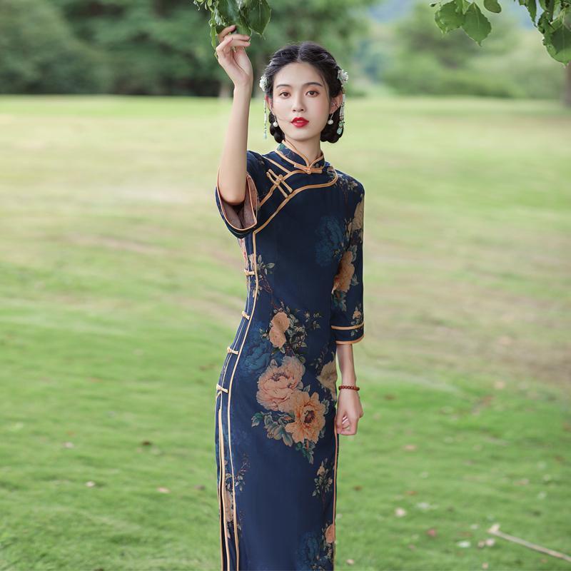 Old Shanghai cheongsam spring 2022 new Chinese style retro temperament elegant improved cheongsam dr