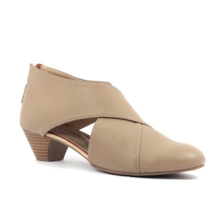 Amanda Jane's Kitten Heels Lars