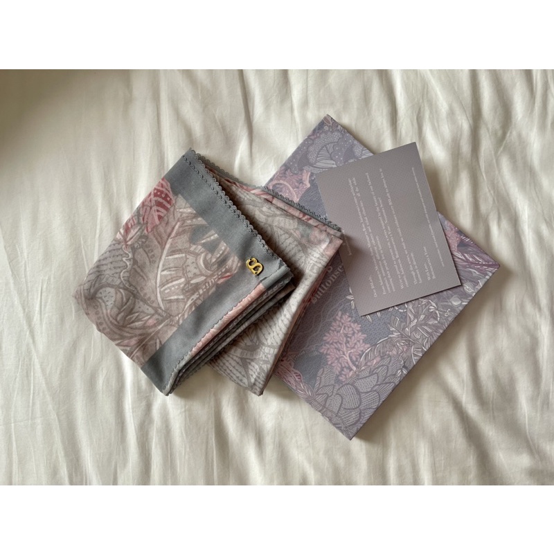 Preloved Buttonscarves Nusantara Savanna