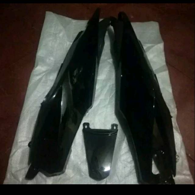 Bodi belakang jupiter mx 135 old hitam
