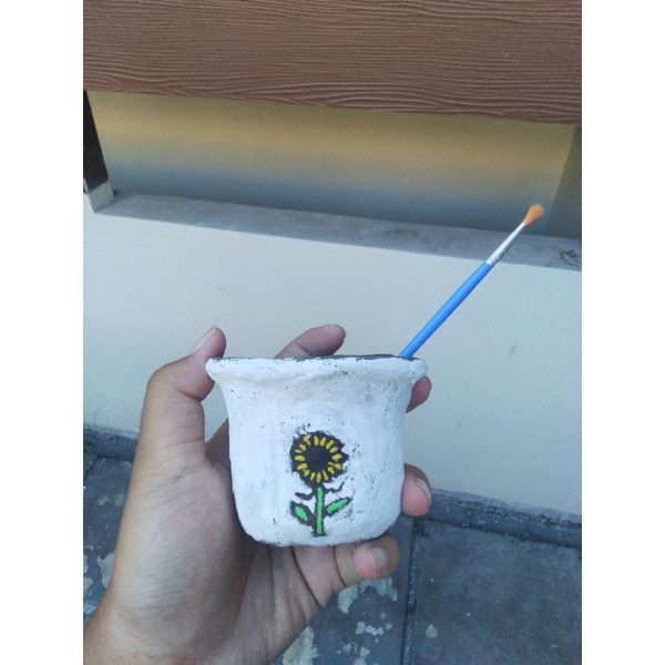 

asbak tempat pensil dari tanah liat