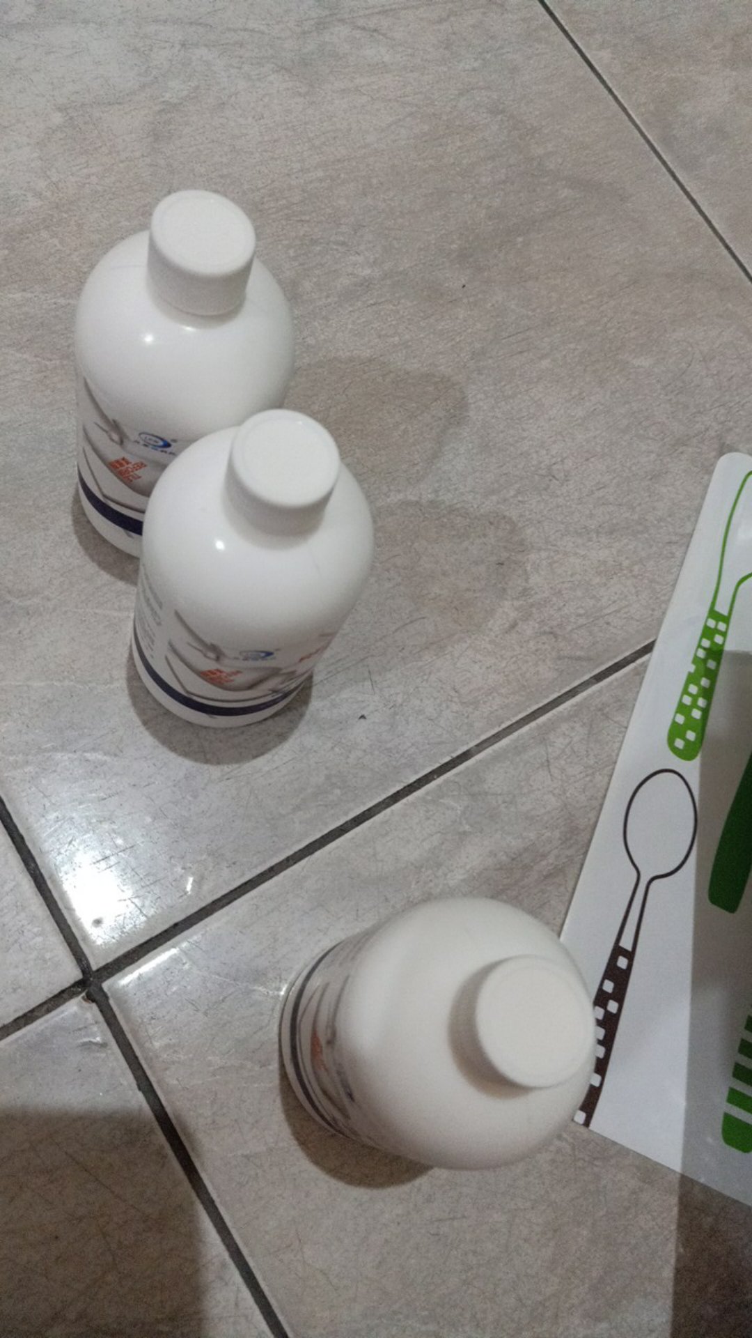 Tile Reform / Pembersih Selah Lantai - Putih