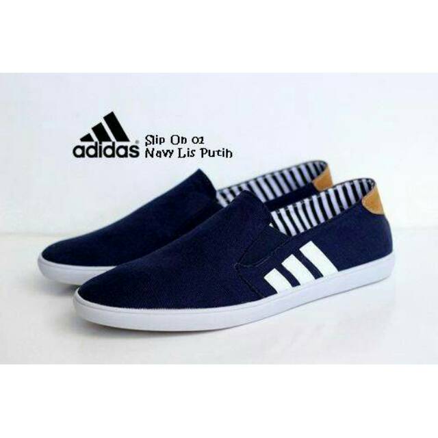 Sepatu pria adidas slip on
