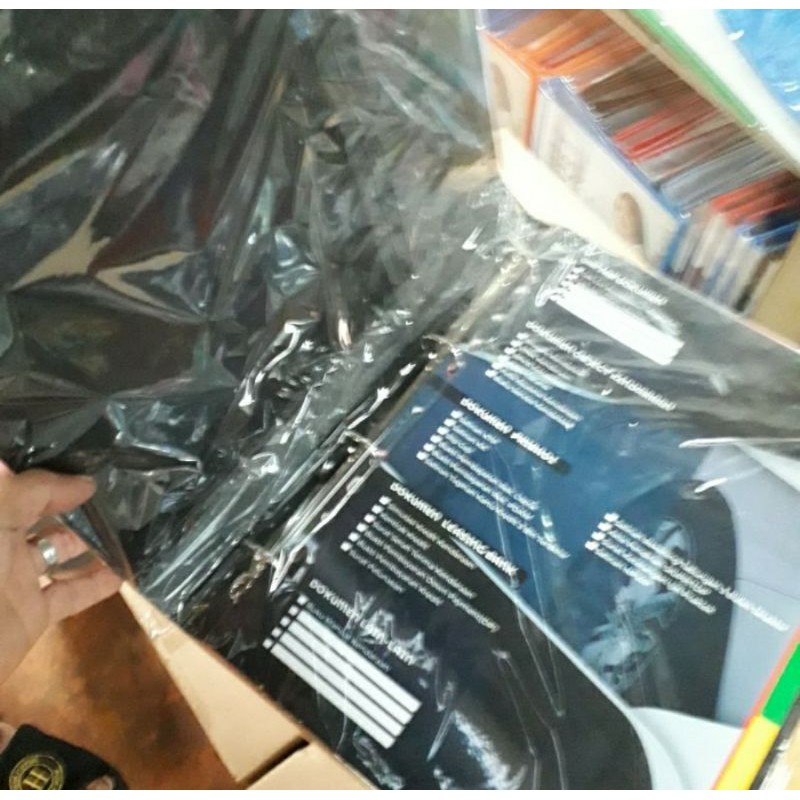 

Binder document pribadi bantex ukuran folio 4 ring no ref 8713 - Hitam