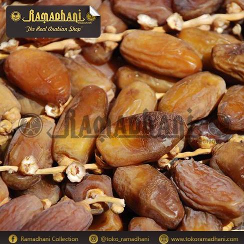 

] Kurma Tunisia Tangkai 1Kg Baru