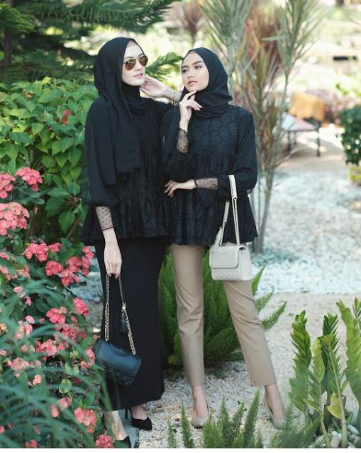 Kinara Blouse Kinarascraves/Black Flower size SM