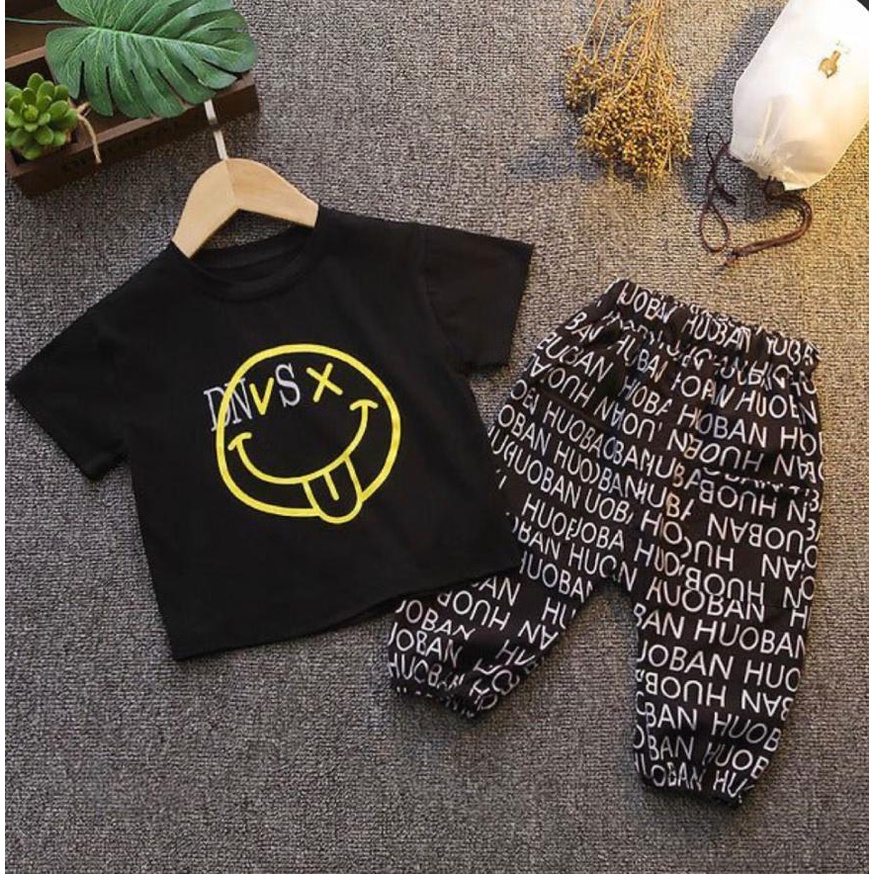 SETELAN BAJU KAOS TRENDY BAYI ANAK MOTIF SMILE DNS HUOBAN USIA 6 BULAN-5 TAHUN BAHAN KATUN PREMIUM TERBARU TERLARIS/ SETELAN BAJU KAOS TRENDY BAYI ANAK LAKI-LAKI/ SETELAN BAJU KAOS TRENDY BAYI ANAK PEREMPUAN/ PAKAIAN BAYI ANAK TERBARU/ FASHION BAJU ANAK