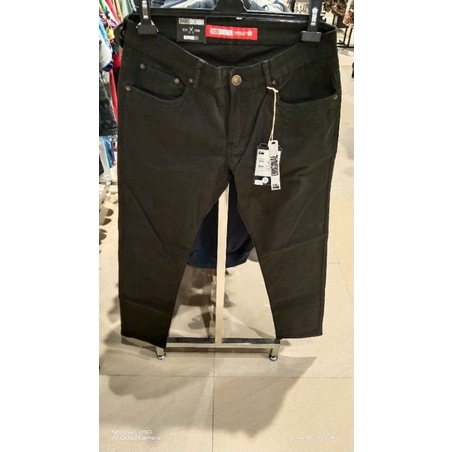 CELANA SHARKS PRIA ORIGINAL