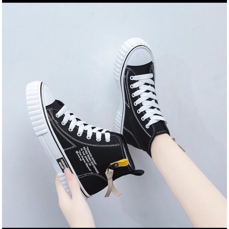 Harley sneakers import hitam putih by SOVELLA