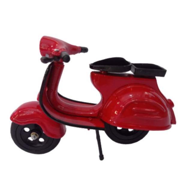 TERMURAH! TERLARIS! Miniatur Motor Vespa Warna Merah Bahan Besi - Souvenir Jogja Candi Prambanan