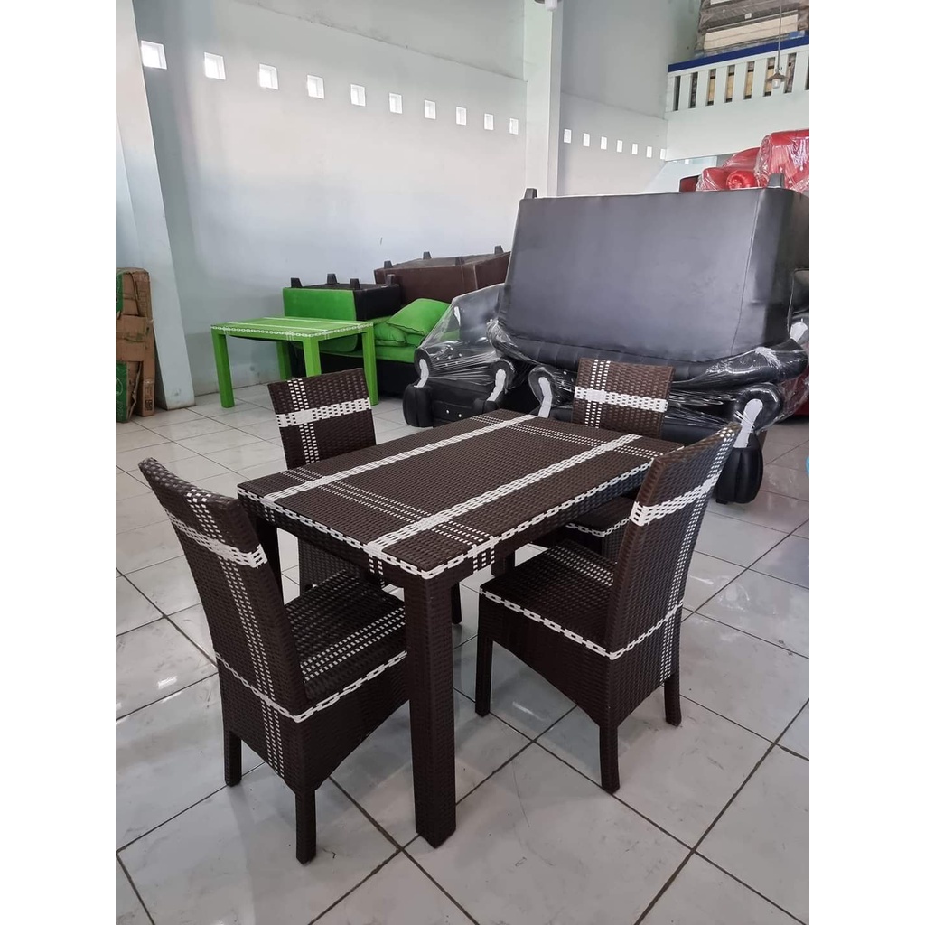 MEJA MAKAN ROTAN SINTETIS