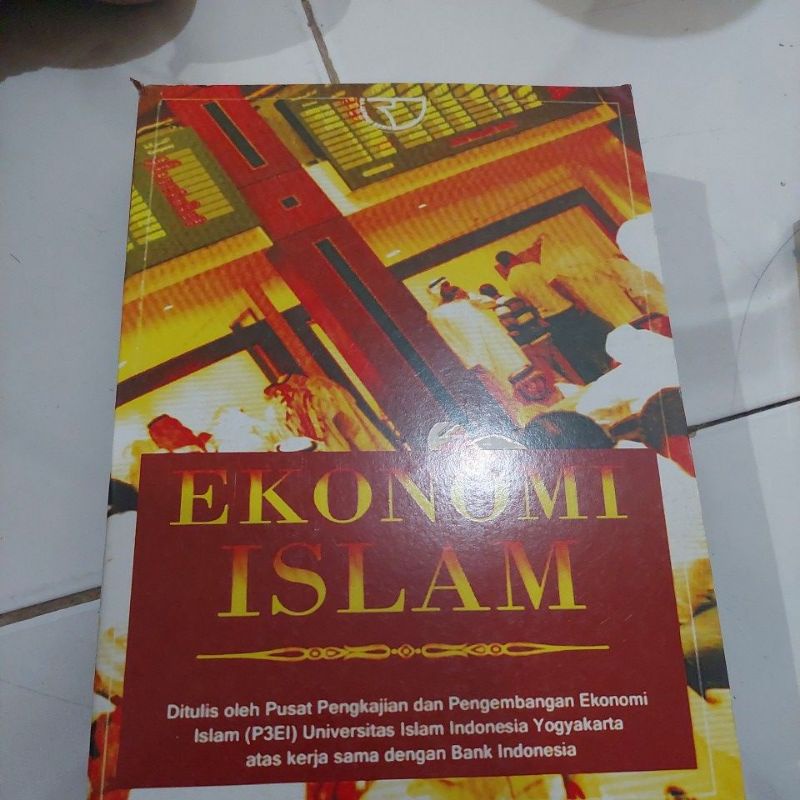 

ekonomi islam by pusat pengkajian dan pengembangan ekonomi islam (P3EI)