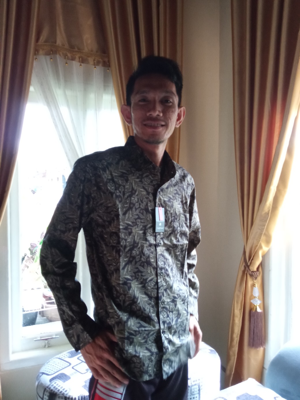 Kemeja Batik Anak Model Slimfit Lengan Panjang Warna Hijau Army