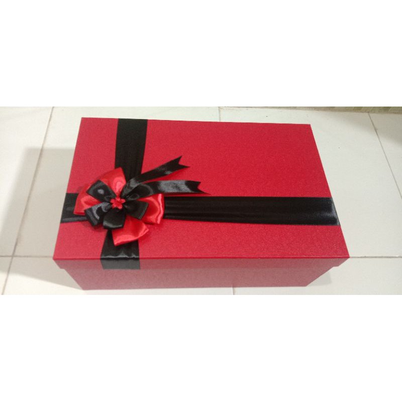 

Kotak Kado/Gift Box (Khusus sepatu)