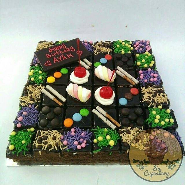 

Kue Ulang Tahun Potong / Diameter 25 cm