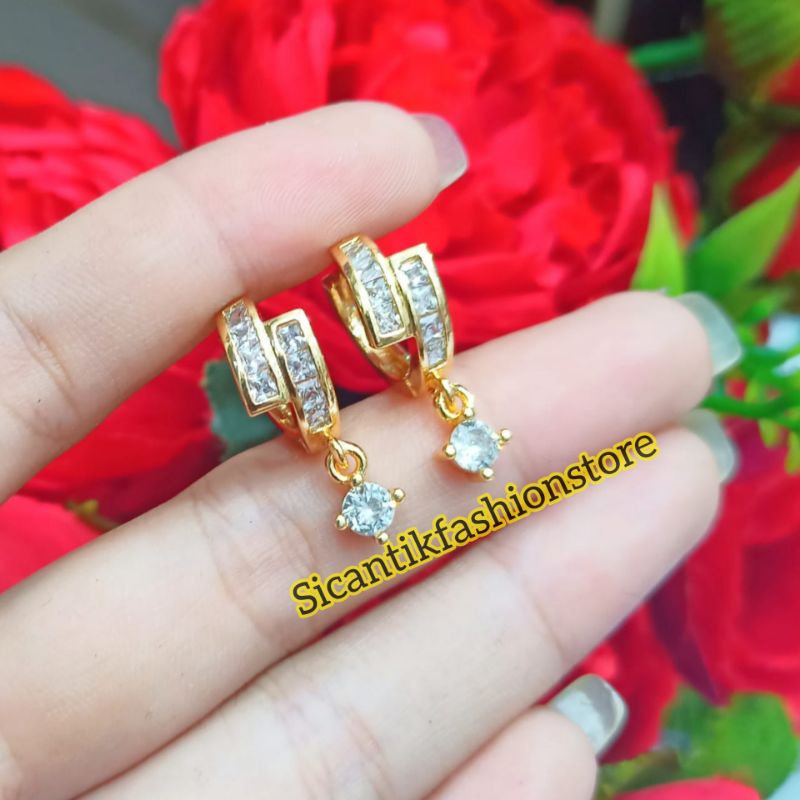 Anting Titanium Tusuk Permata Warna Gold  Fashion Wanita Terlaris Anti Karat Anting Wanita Gold