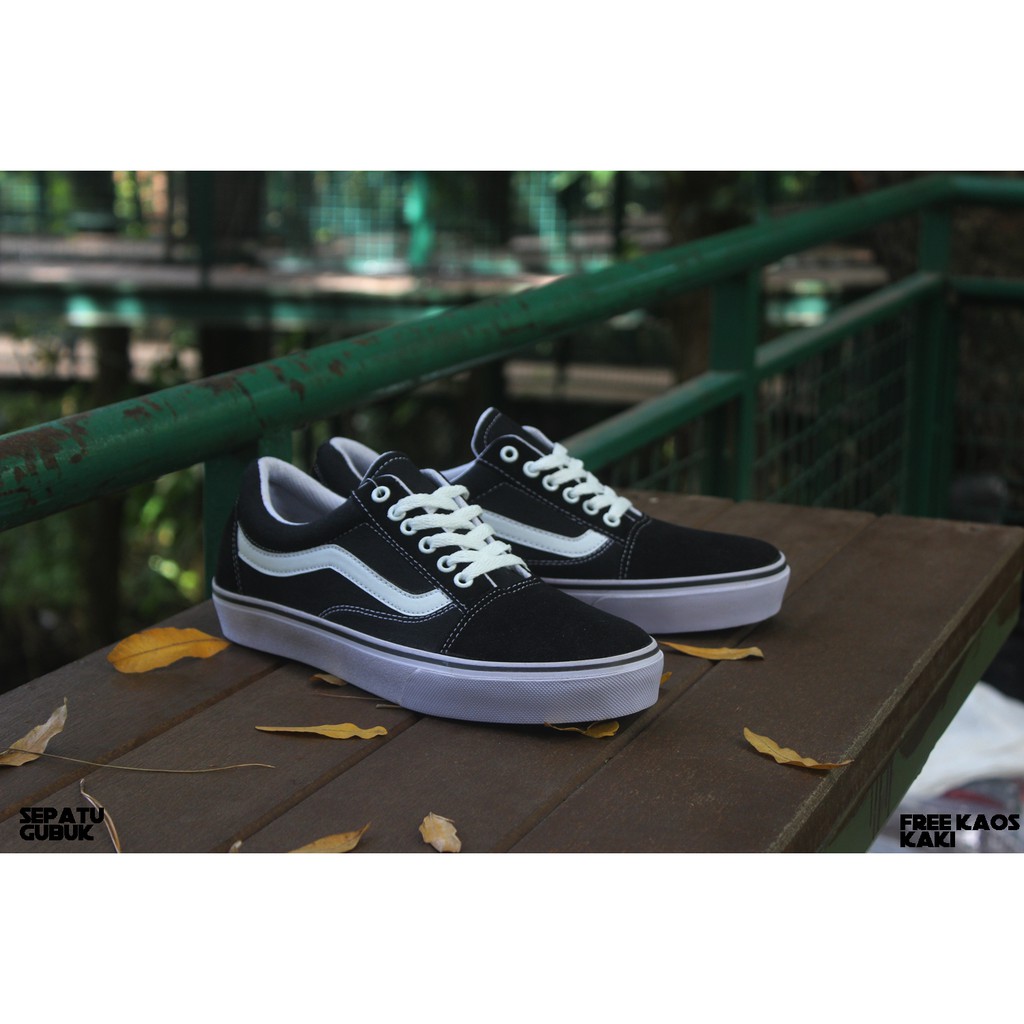 SEPATU VANS AUTHENTIC FULL BLACK HITAM POLOS WHITE PUTIH OLDSKOOL ERA  ICC IFC DT