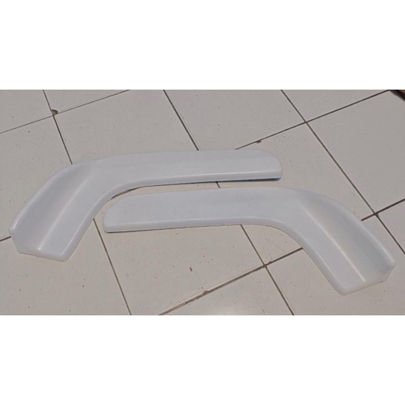 WINGLET UNIVERSAL MOBIL/BUS WARNA PUTIH