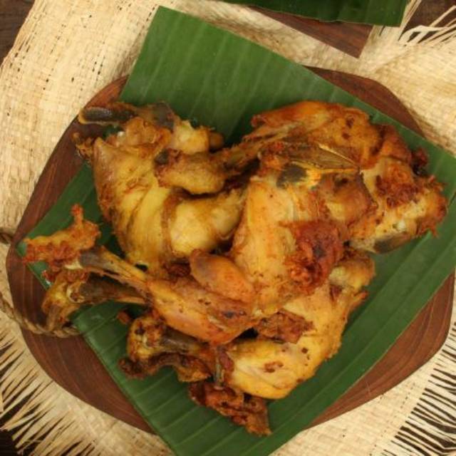 

Ayam goreng / ayam bakar 3potong