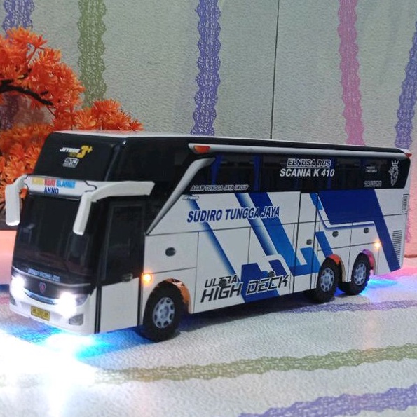 Miniatur bus bis  SUDIRO TUNGGA JAYA UHD  plus lampu