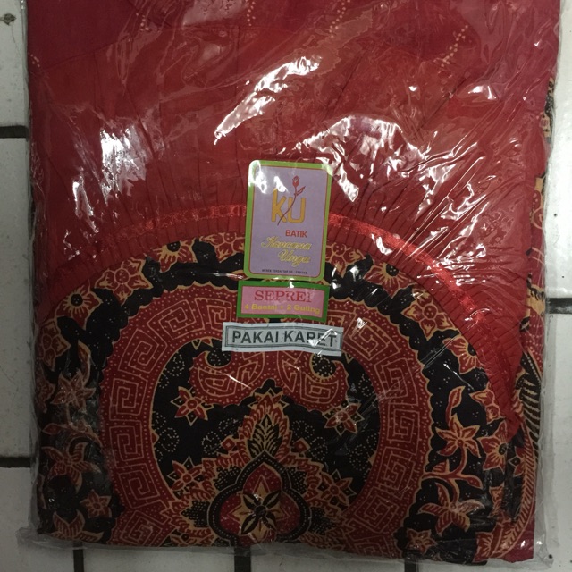 Sprei Batik Kencana Ungu KU Bantal 4 B4