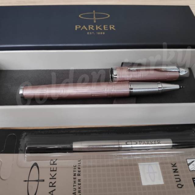 

Paket 1 Klik: 1pcs Parker IM Premium Metallic Pink CT Rollerball + 1pcs Refill Rollerball
