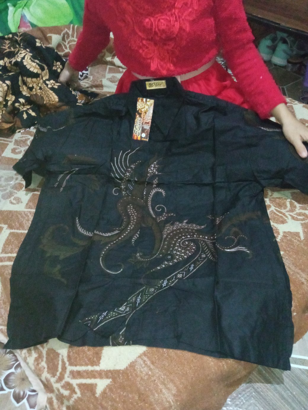 Gurdo Pari Kemeja Batik Pria Reguler Fit Lengan Panjang Modern Ori Dasar Hitam
