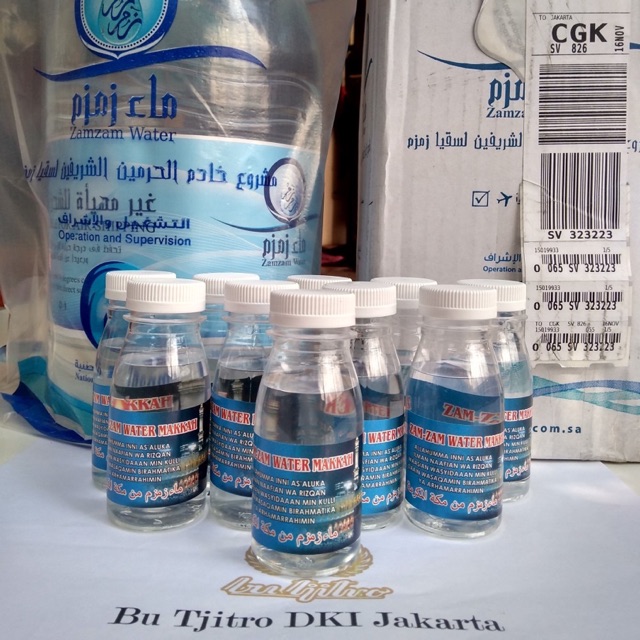 

Air Zam Zam 80ml Dijamin Asli Langsung Dibawa Dari Makkah Saudi Arabia Via Pesawat Terbang