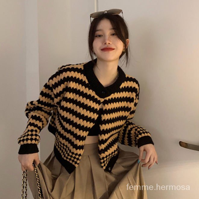 rajutan yang meneMantel sweter pendek gaya Hong Kong wanita pakaian luar negeri Korea atas kardigan