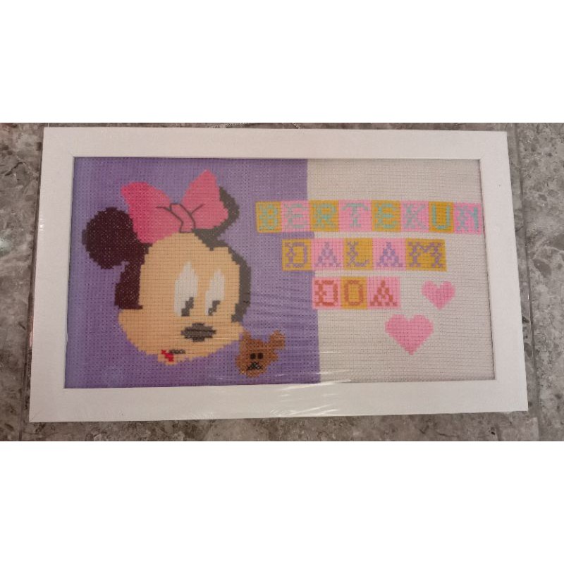 HIASAN DINDING Strimin/Kristik Quotes