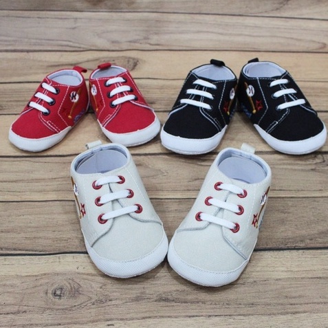 Sepatu Anak Bayi Prewalker Bayi Cowok Laki Laki Anti Slip Sol Halus Converse Sport Casual Motif