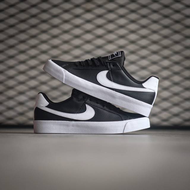 Original BNWB Nike Court Royale Leather Black White
