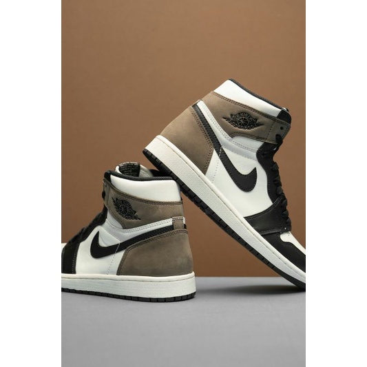 AIR JORDAN 1 RETRO HIGH MOCHA