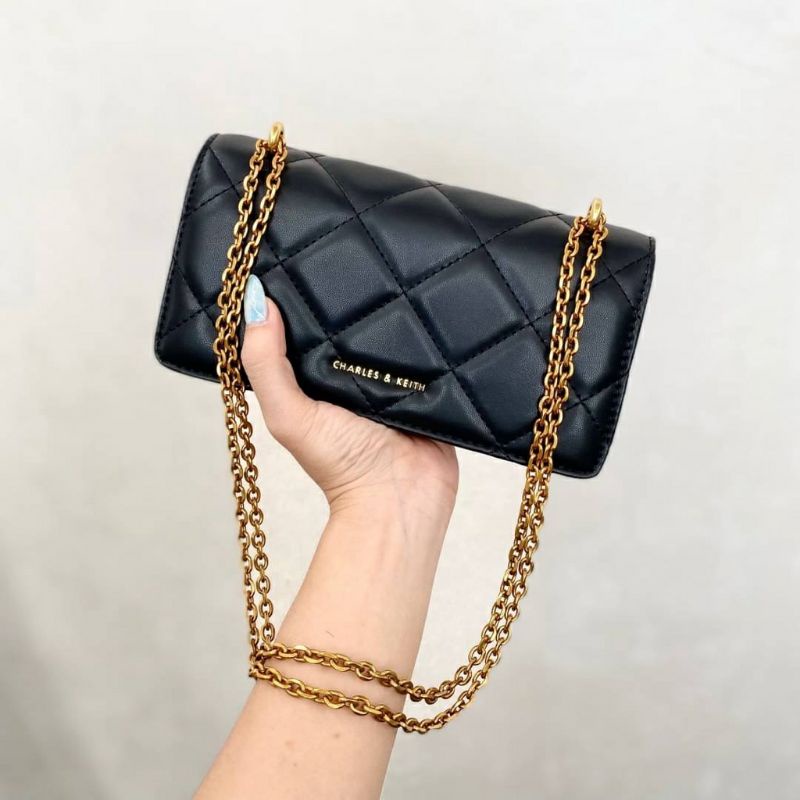 EXLUSIVE SLINGBAG CHARLES & KEITH BEST SELLER INCLUDE BOX❗❗tas selempang charles&keith