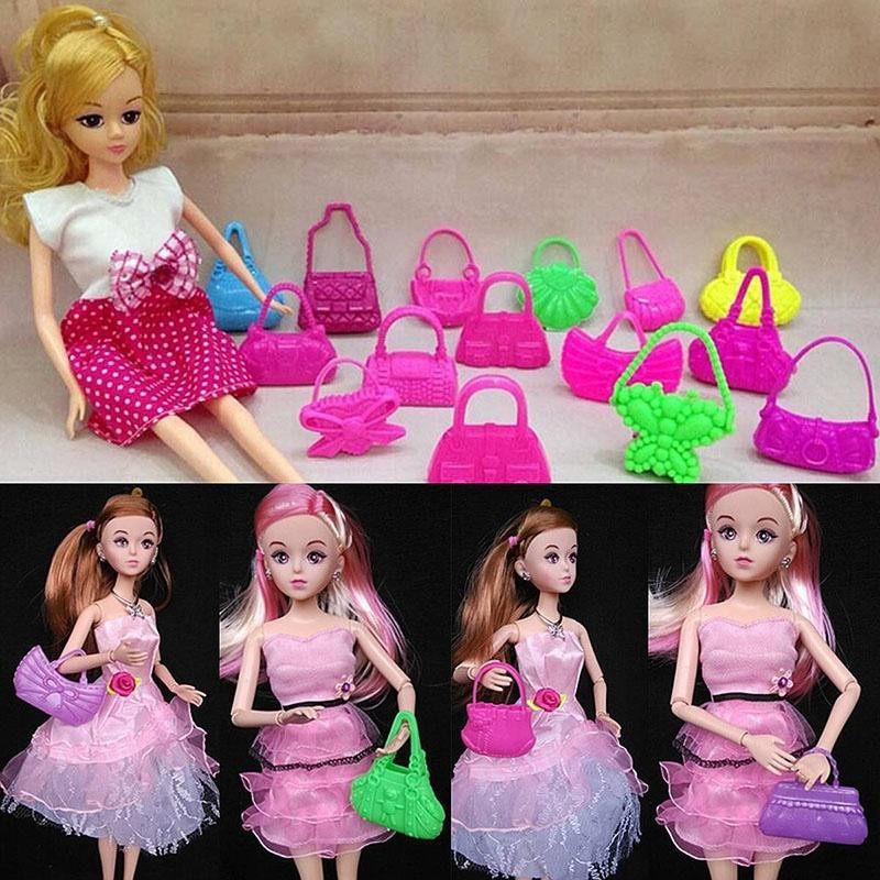  Gambar  Kartun Barbie  Yang Belum Diwarnai 