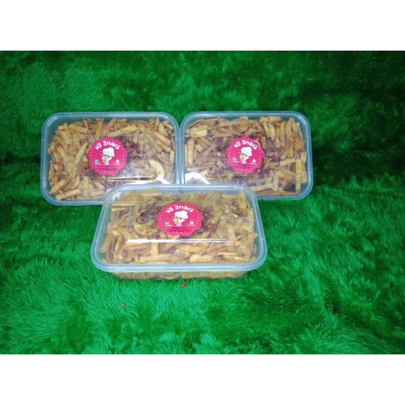 

kentang pedas/keripik kentang/kentang pedas gurih box uk 500ml