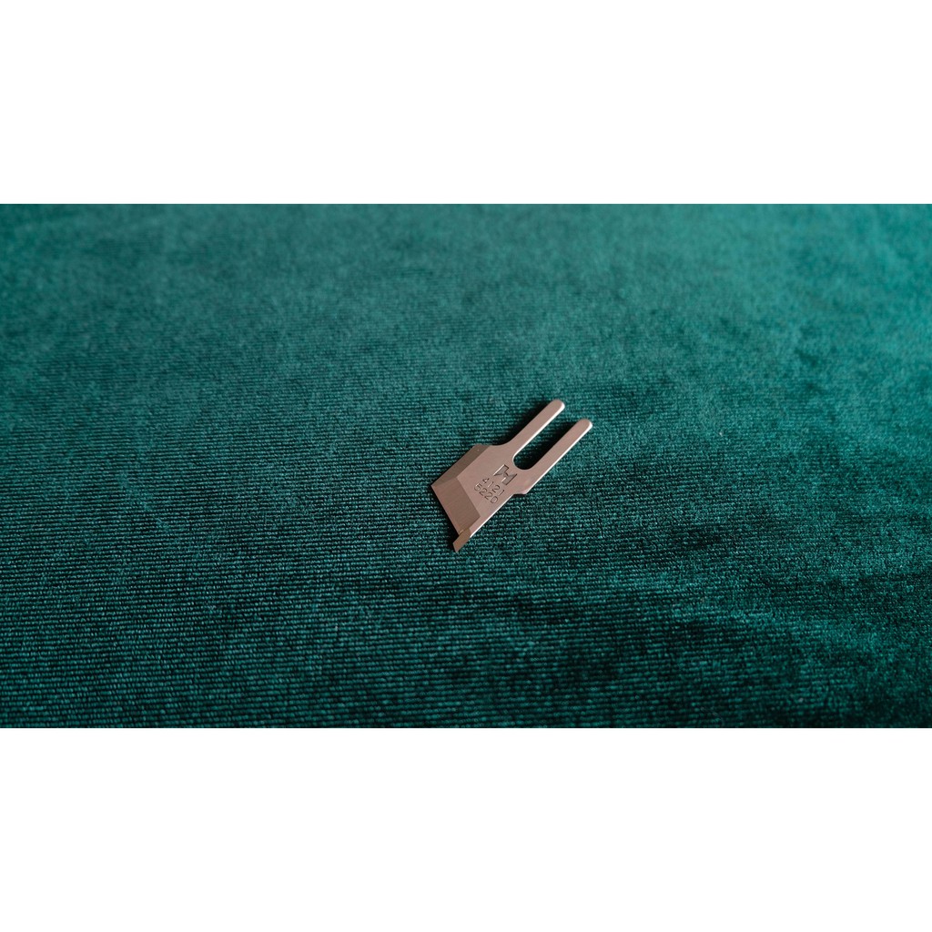 

B4121-522-000 Pisau side cutter / Pisau mesin DLM Juki 5200