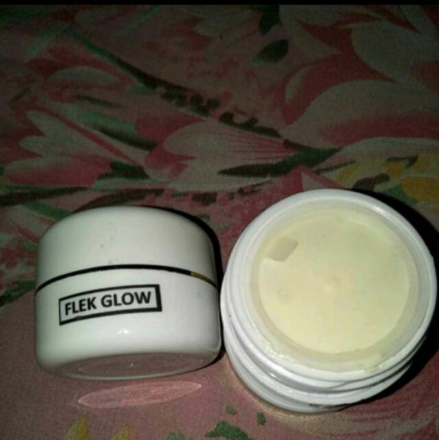 Flek Glow - krim malam pemutih / flek tebal / pecerah &amp; efek glowing