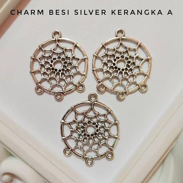 Charm besi silver kerangka A