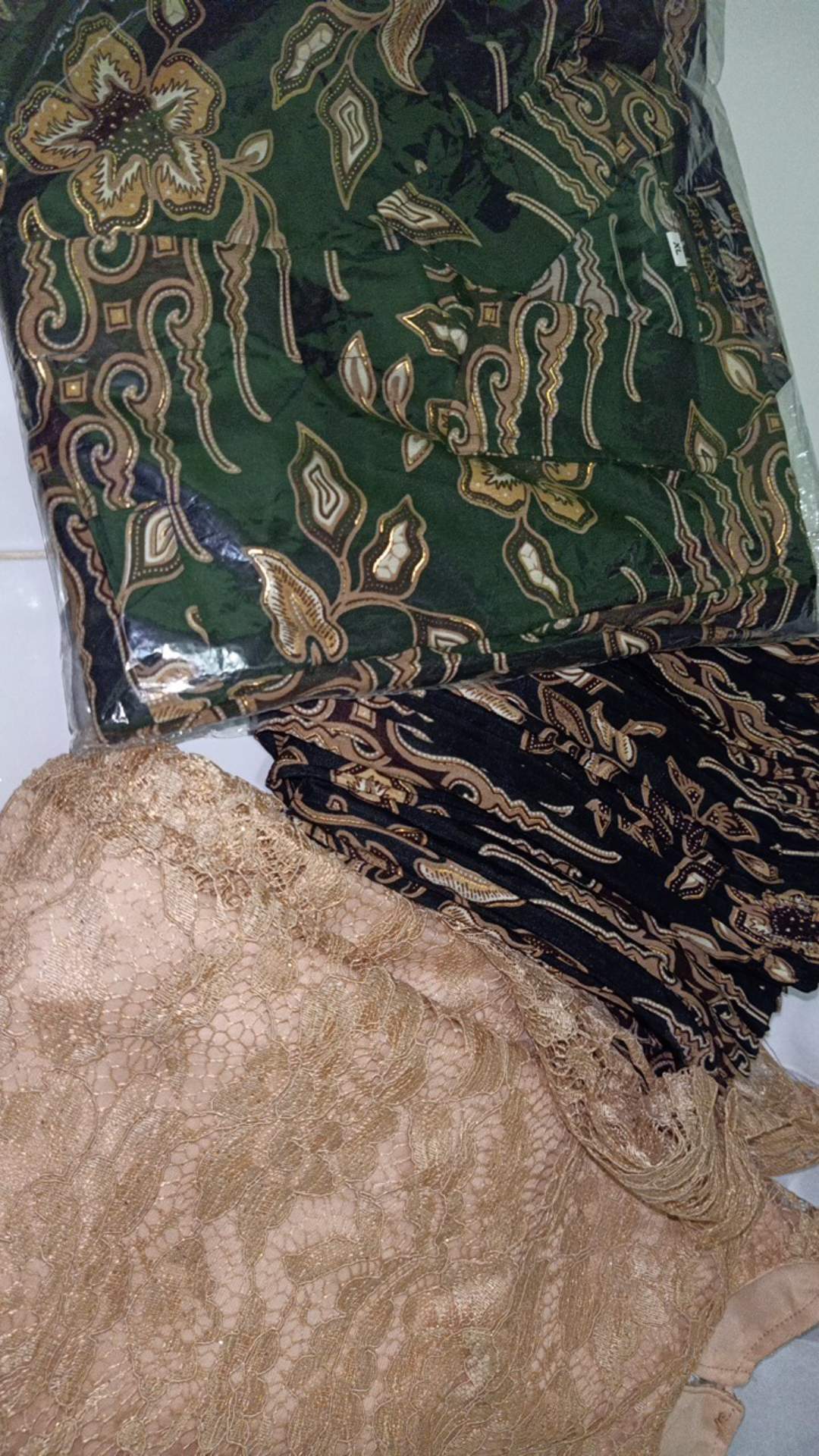 Couple Kebaya Kekinian / Kebaya Jumbo / Kemeja Hem Modis / Couple Keluarga