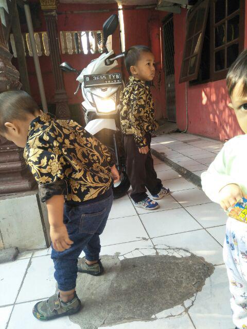 Batik Couple Sania Ruffle Batik Couple Keluarga Motif Sakura Biru