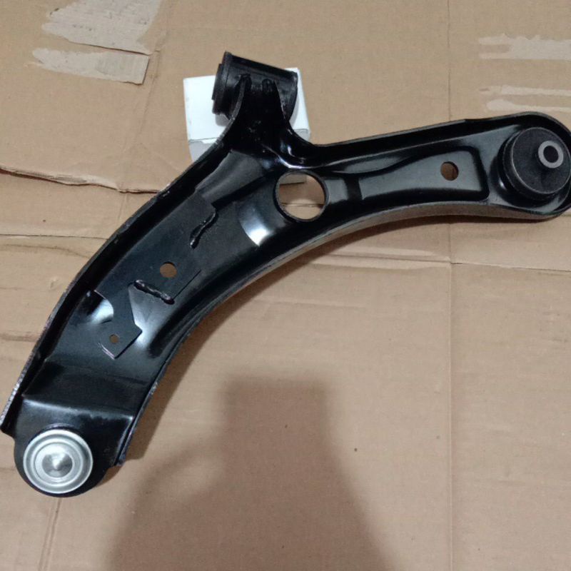 LOWER ARM FRONT LH ERTIGA