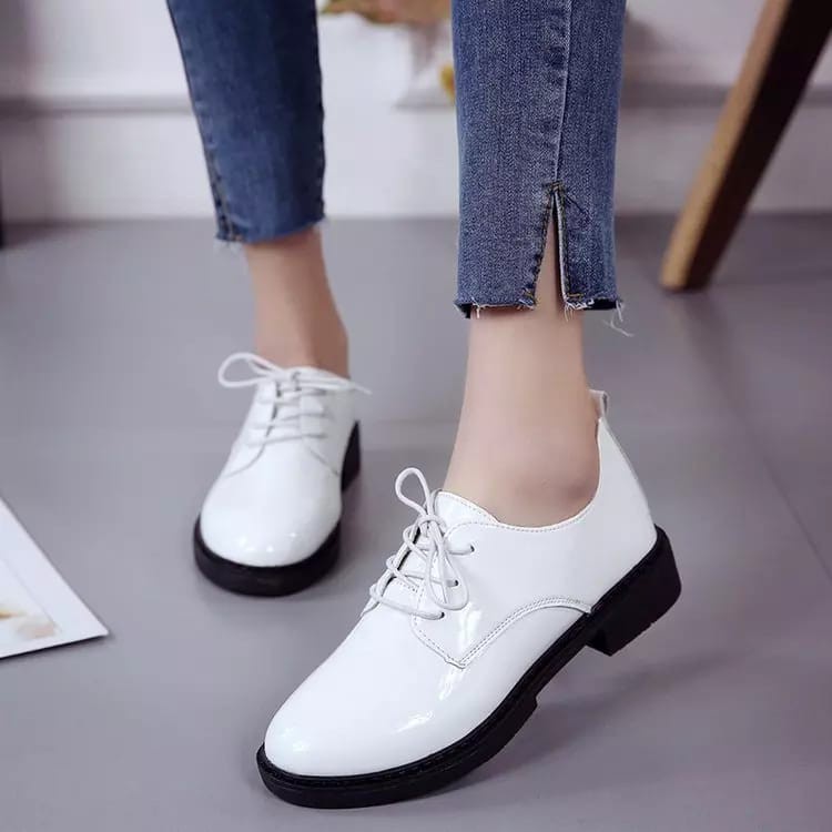 Sepatu Wanita Low Boots Oxford White Glosy JENN 003